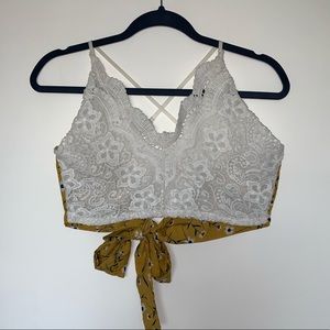 Crop top with hair scrunchie